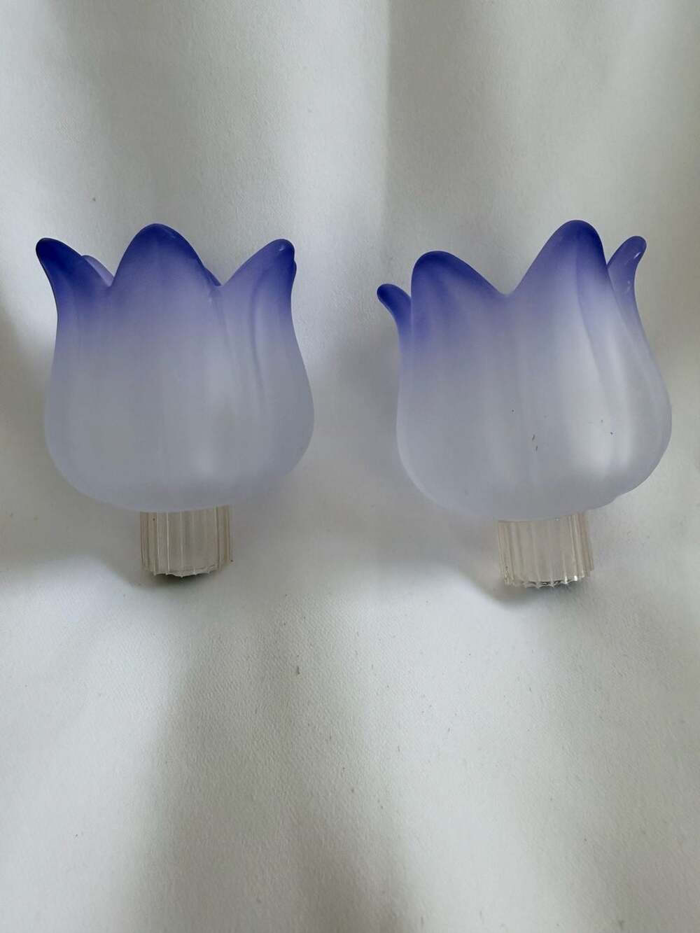 PartyLite Retired Purple Tulip Peglites P7118 Frosted Glass Votive Candle Holder - Picture 1 of 6